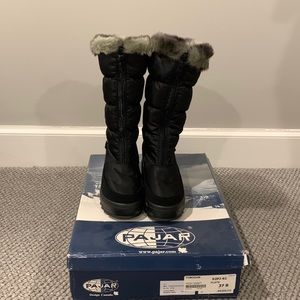 Black Pajar tobogan snow boots size 7. Worn once